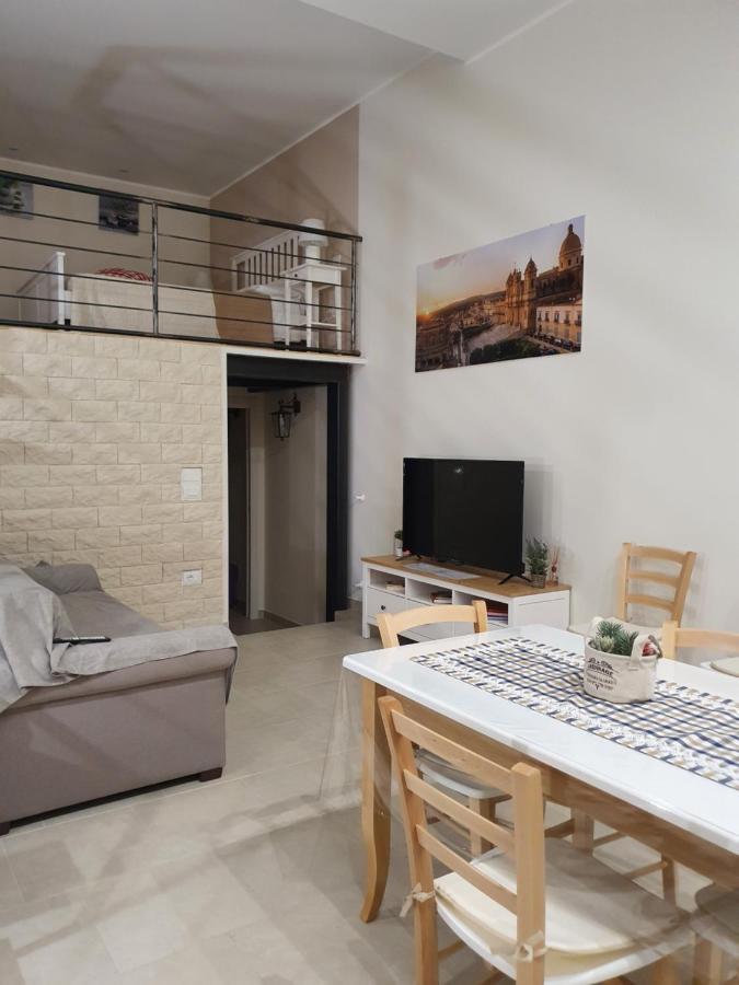 Casa Vacanze Calamandrei Noto Eksteriør billede